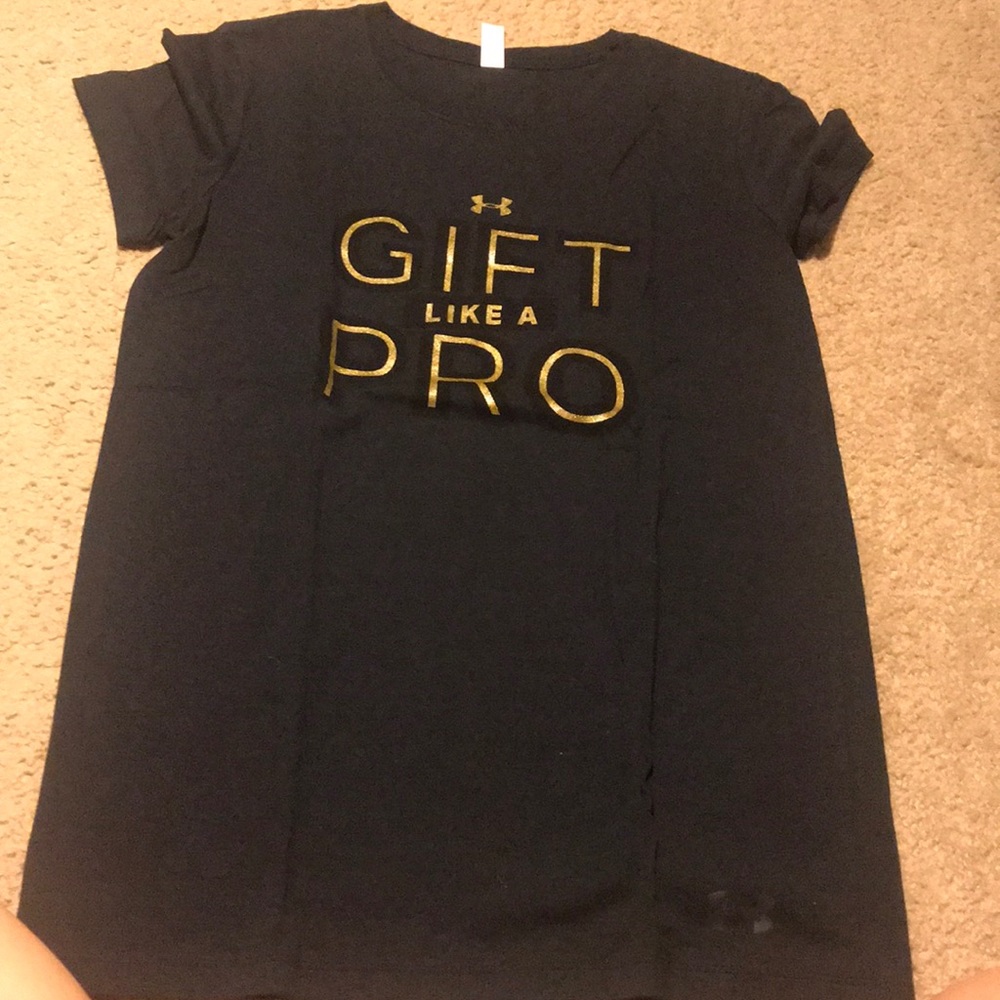 UNDER ARMOUR HOLIDAY TEAM SHIRT